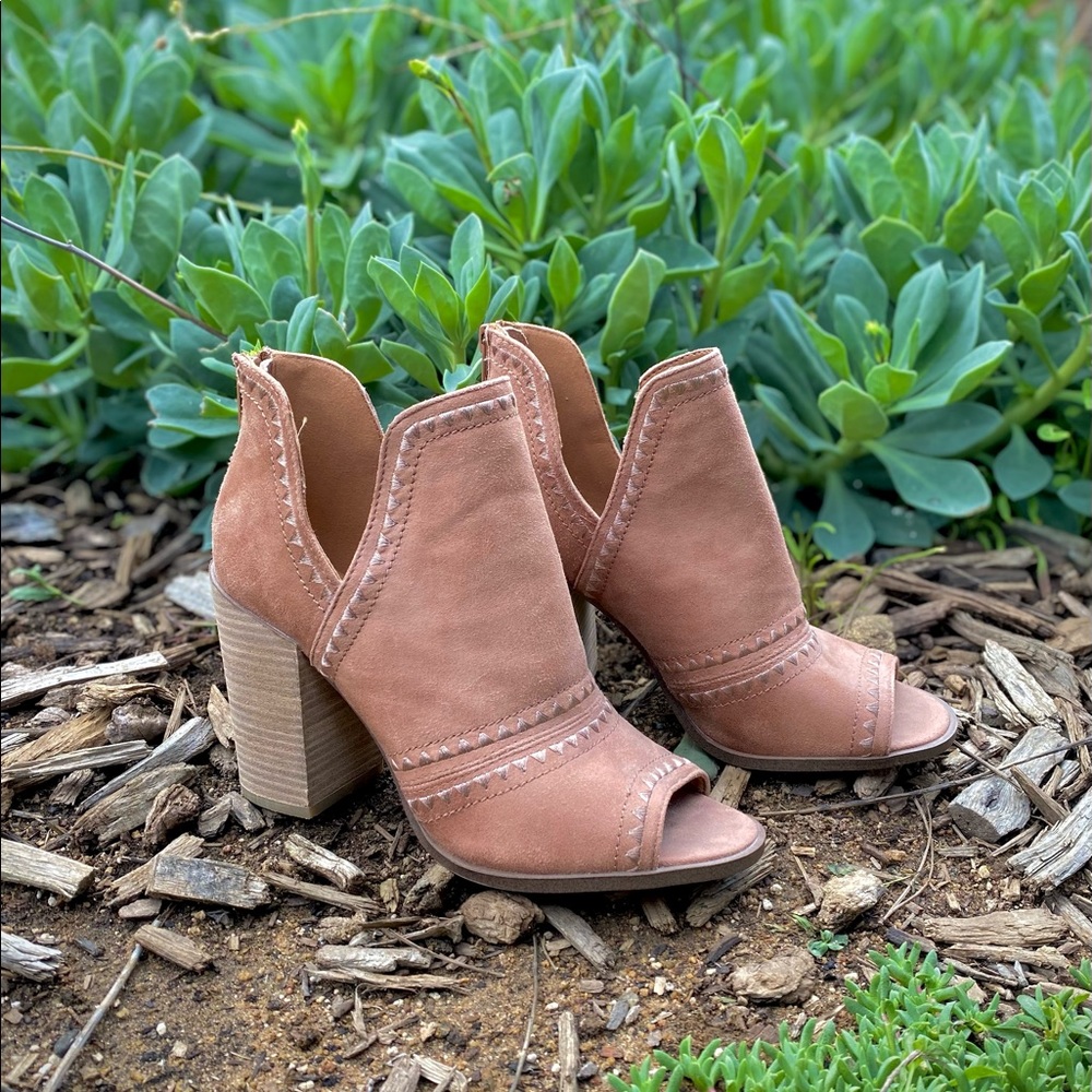 Women’s Report open toe ankle boot